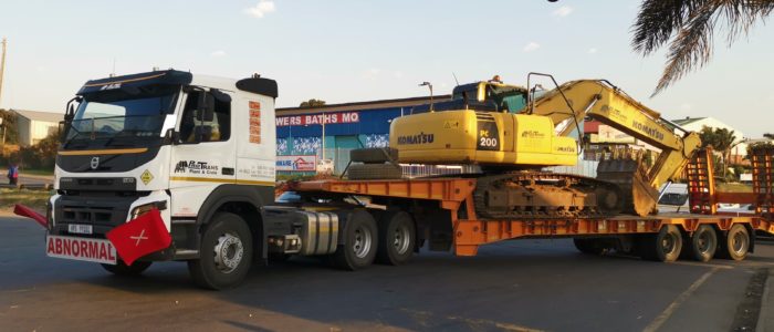 Lowbed, Volvo FMX 440, excavator