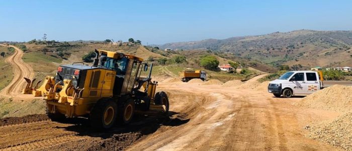 Grader, tipper, gravel roads